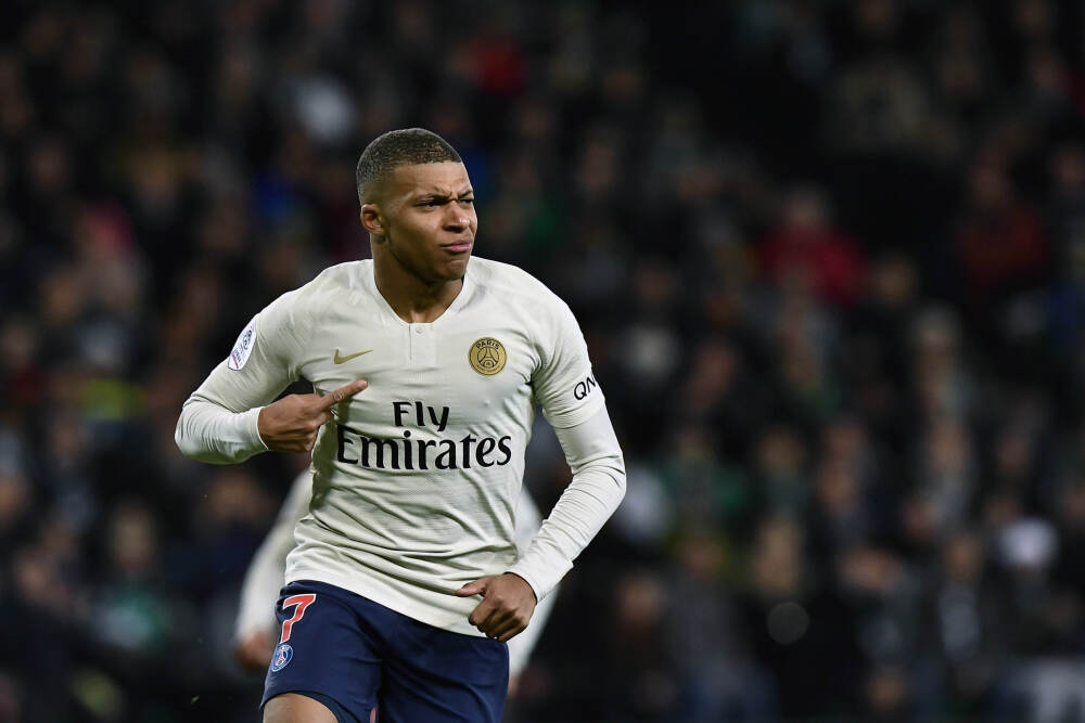 全球经济韧性仍超预期